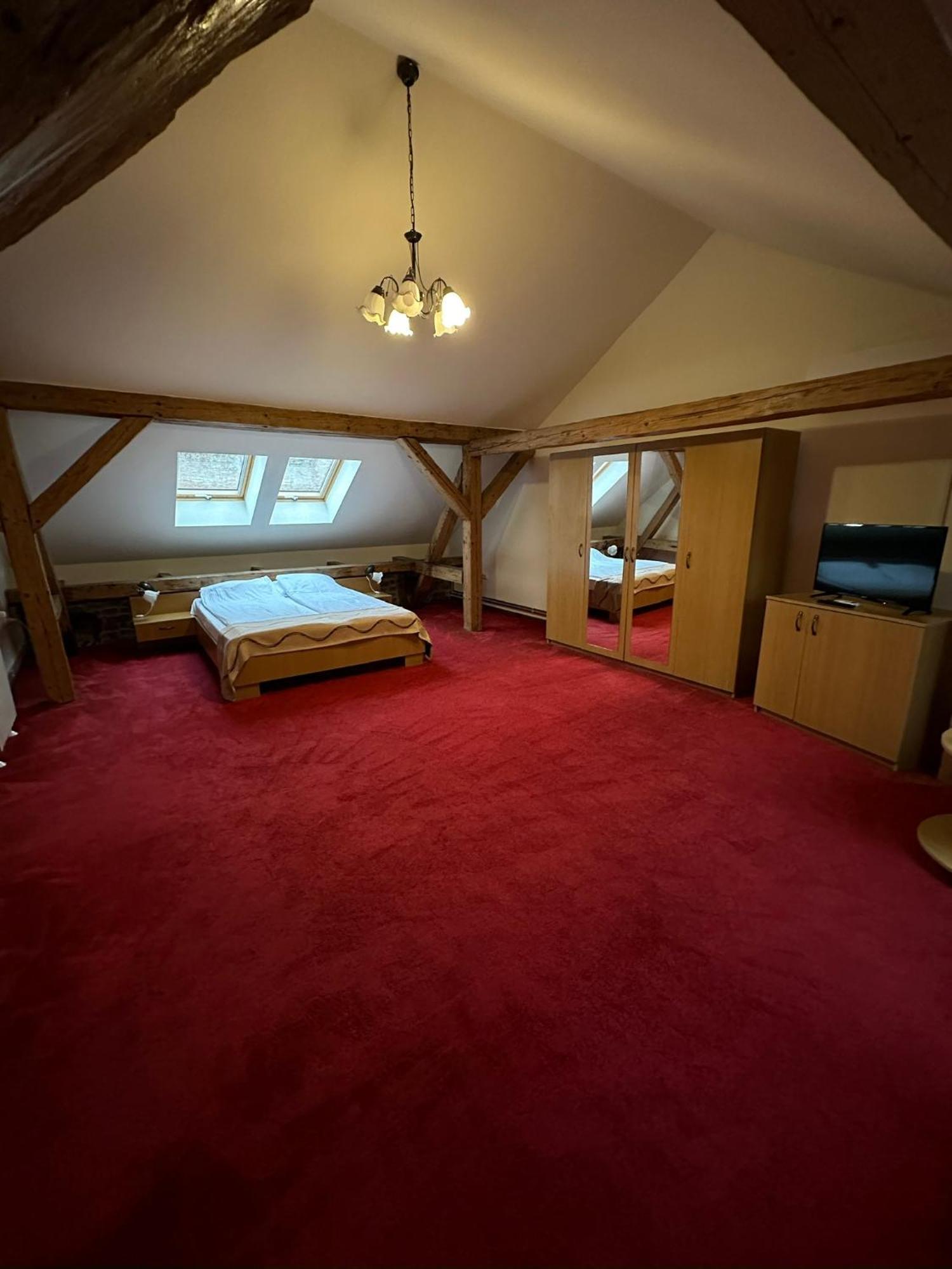 Antique Aparthotel Алба-Юлия Экстерьер фото