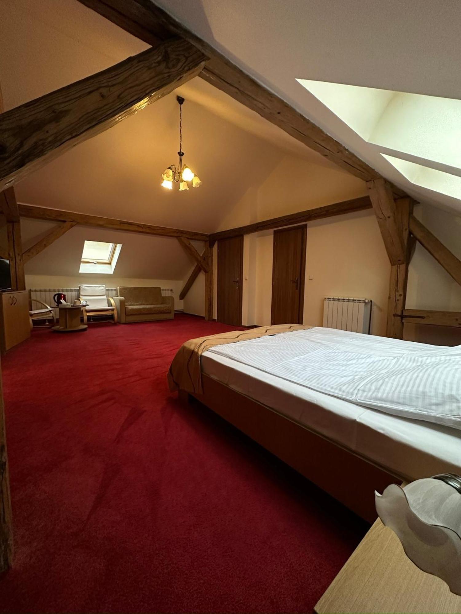 Antique Aparthotel Алба-Юлия Экстерьер фото